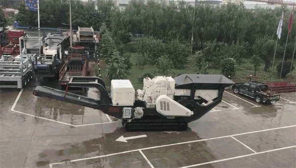 行走式破碎機(jī)廠家試車